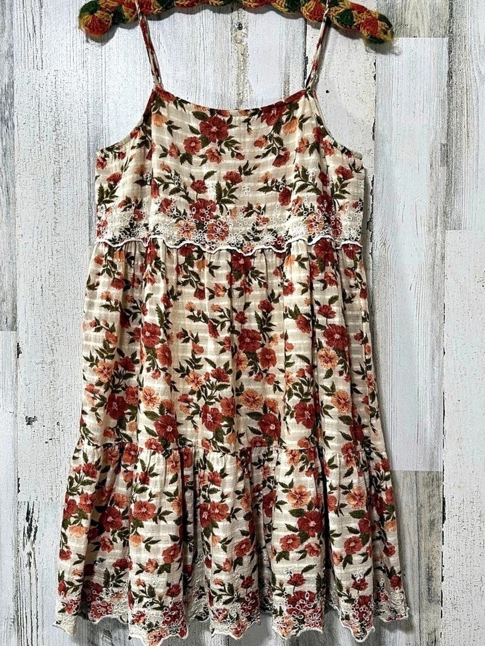 American Eagle Floral Mini Dress in Cream & Red Size Small Like New